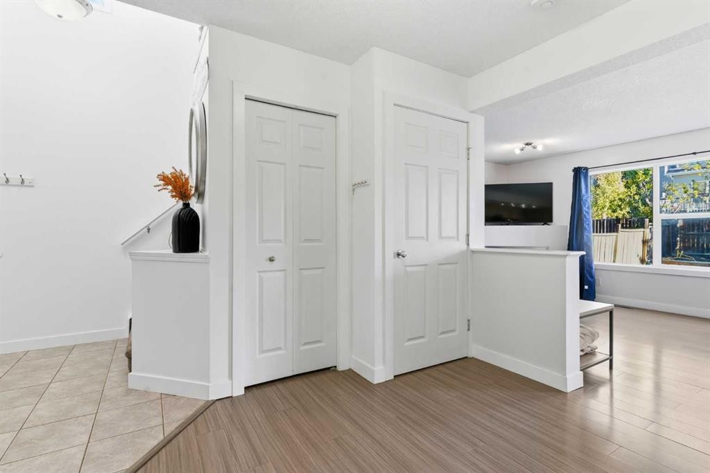 74 Evansbrooke Way Nw, Calgary, AB - Indoor Photo Showing Other Room