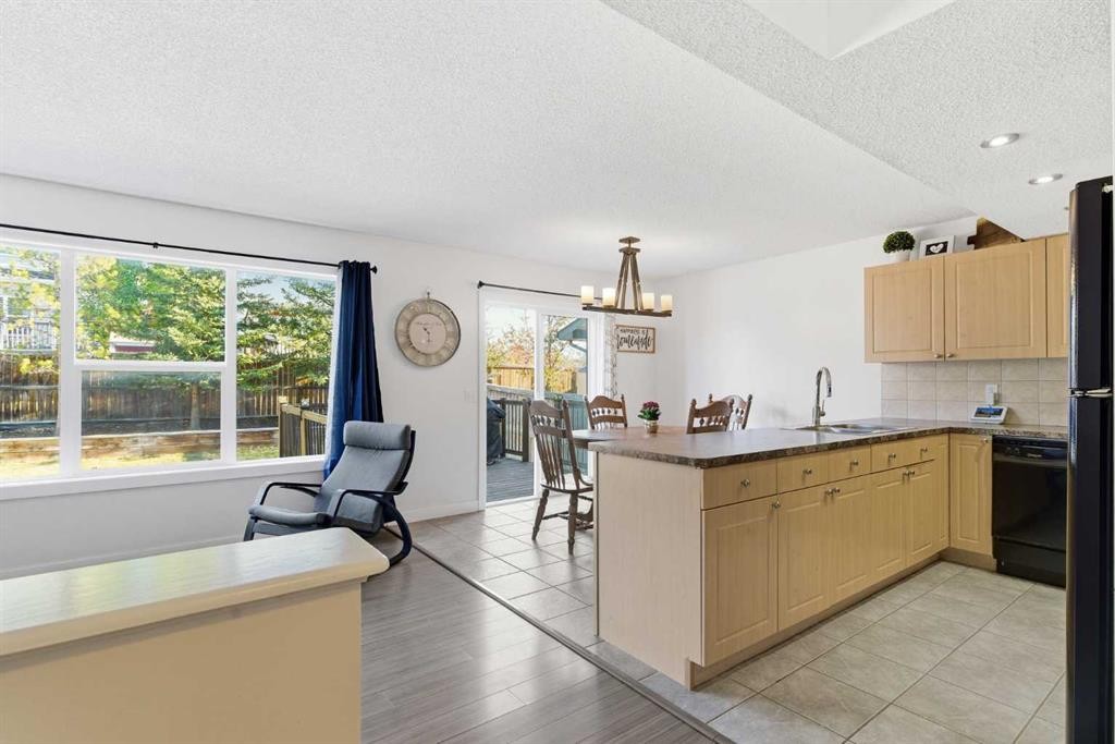 74 Evansbrooke Way Nw, Calgary, AB - Indoor Photo Showing Kitchen