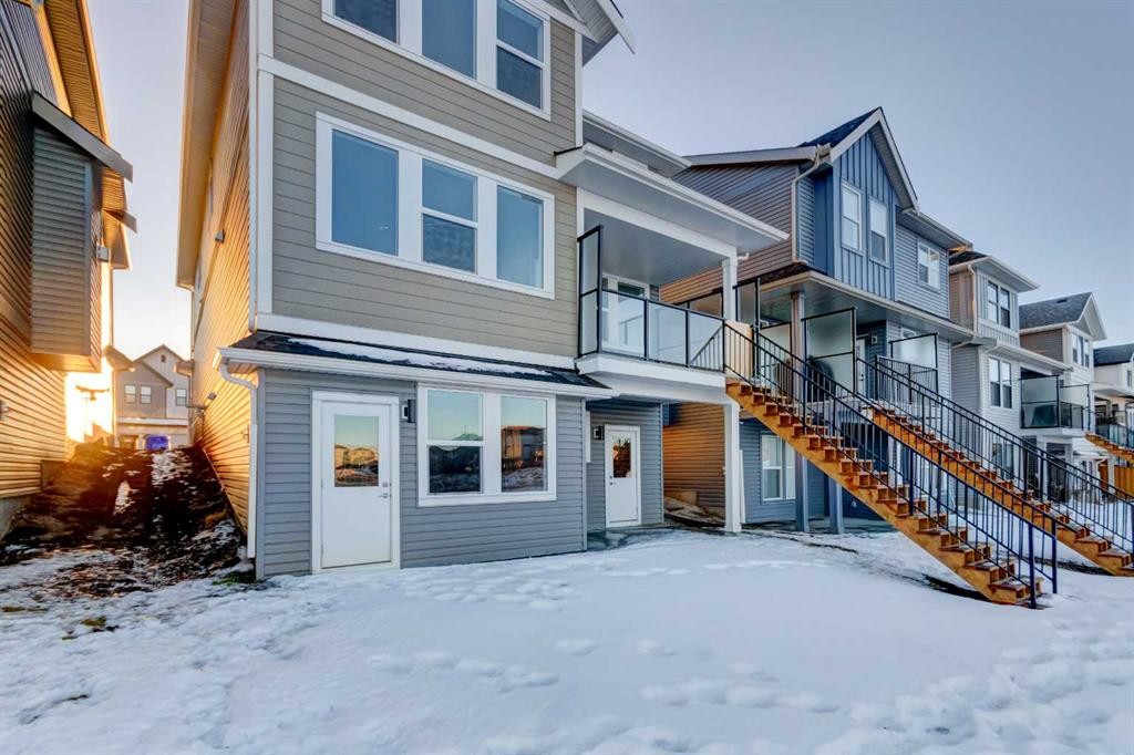 357 Copperhead Way Se, Calgary, AB - Outdoor