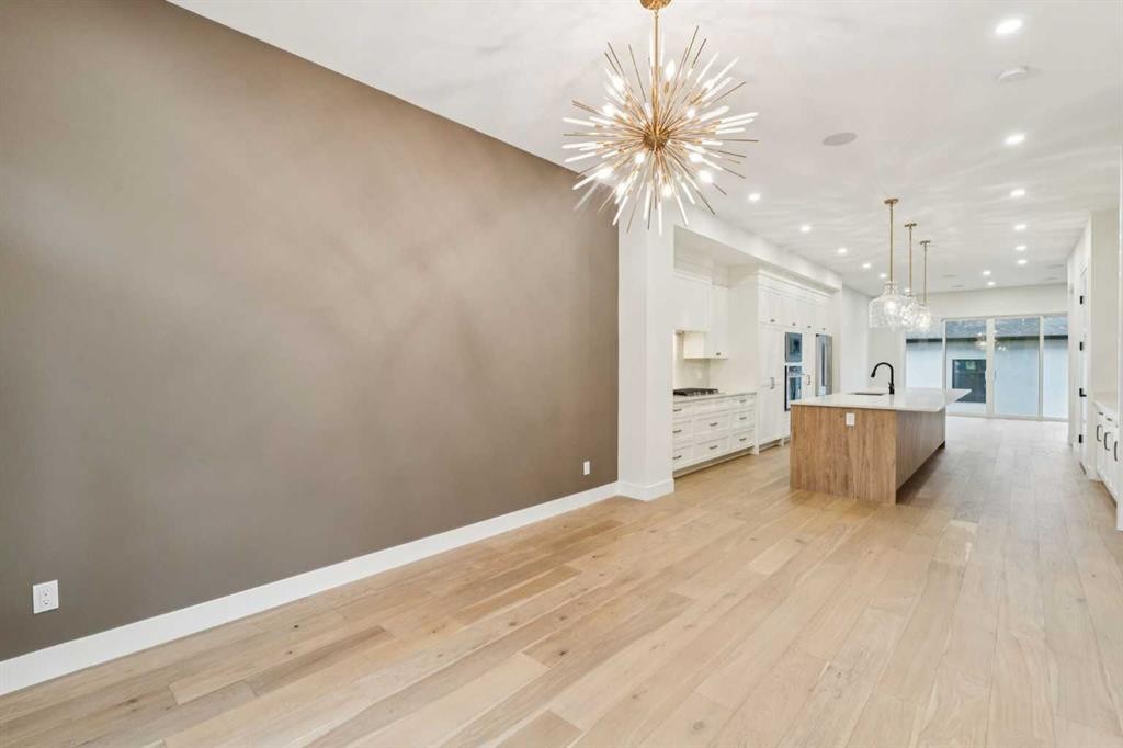 643 36 Street Sw, Calgary, AB - Indoor