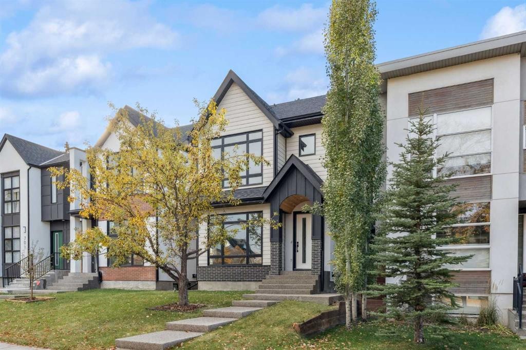 643 36 Street Sw, Calgary, AB - Outdoor With Facade