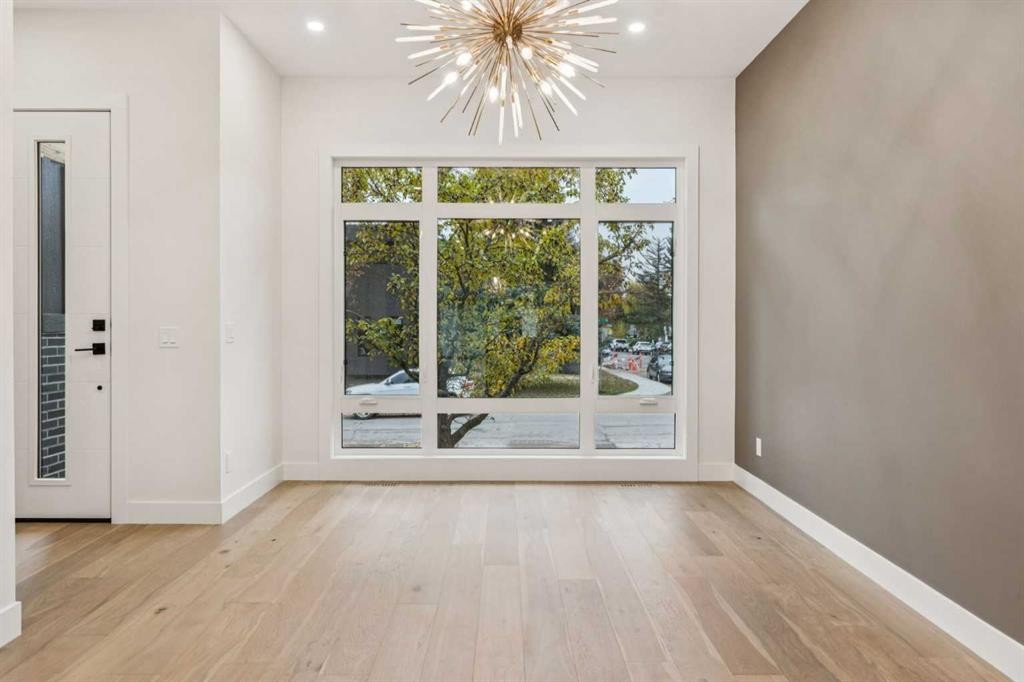 643 36 Street Sw, Calgary, AB - Indoor Photo Showing Other Room