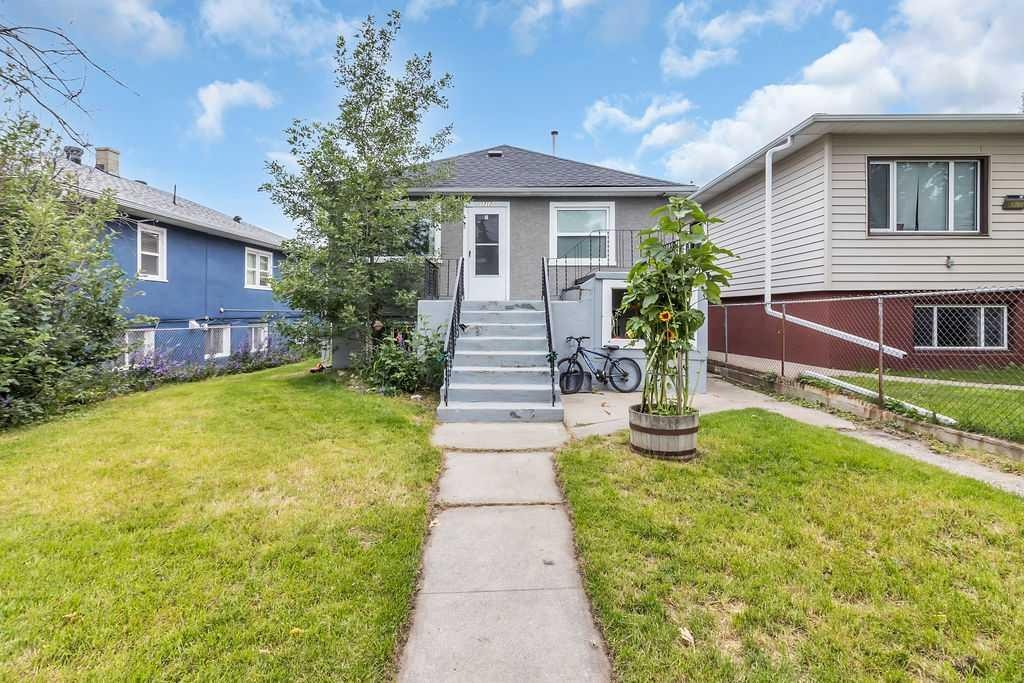 1212 Bantry Street Ne, Calgary, AB - Outdoor