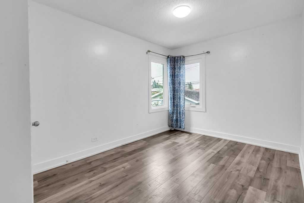 1212 Bantry Street Ne, Calgary, AB - Indoor Photo Showing Other Room