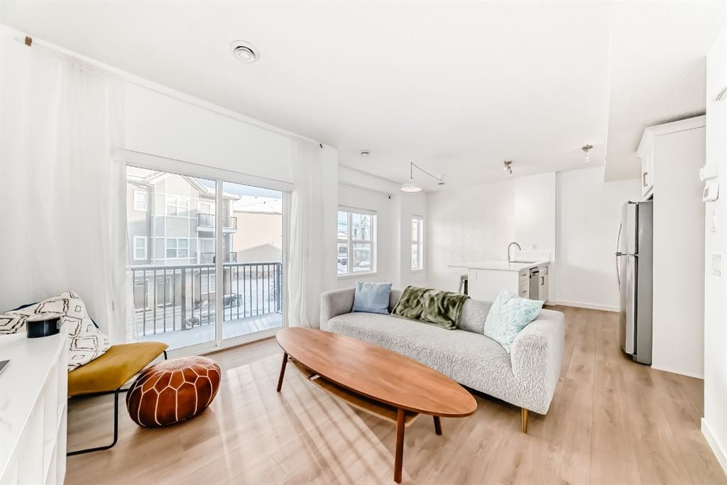 802-250 Fireside View, Cochrane, AB - Indoor Photo Showing Living Room