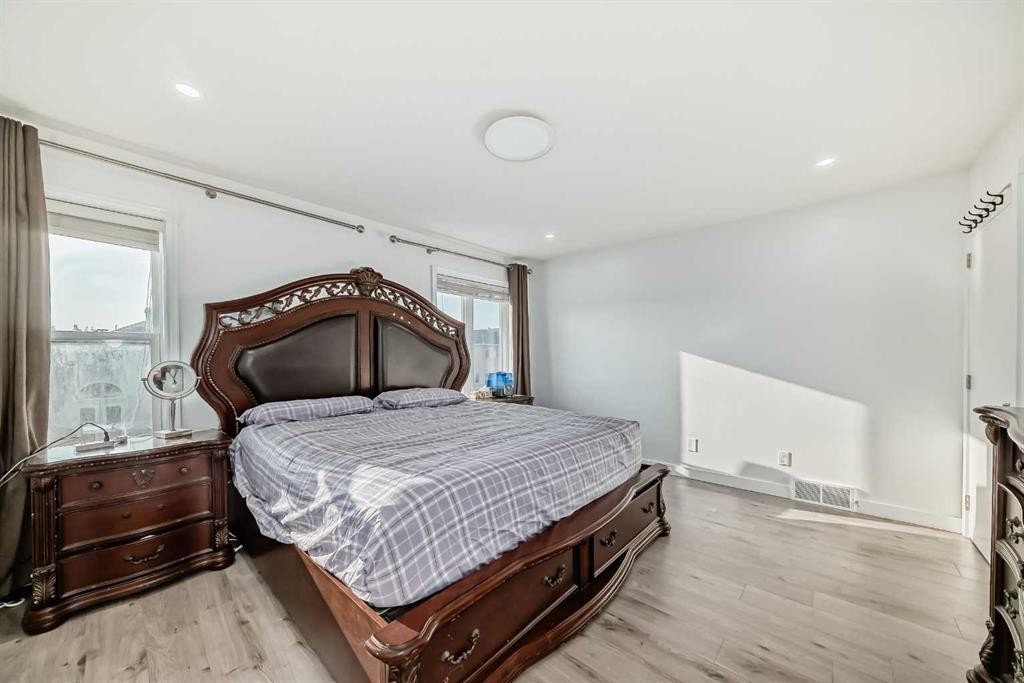 204 Coral Keys Green Ne, Calgary, AB - Indoor Photo Showing Bedroom
