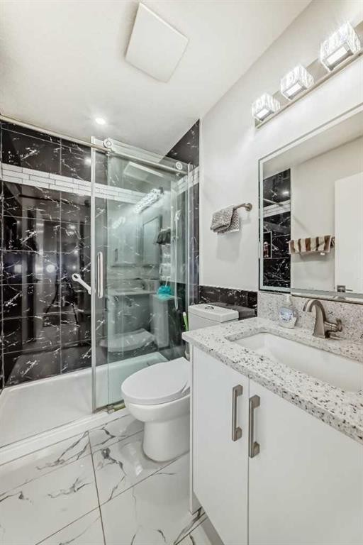 204 Coral Keys Green Ne, Calgary, AB - Indoor Photo Showing Bathroom
