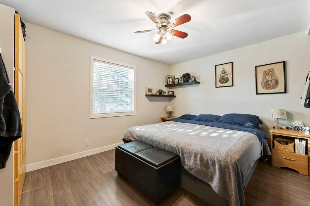 4640 81 Street Nw, Calgary, AB - Indoor Photo Showing Bedroom