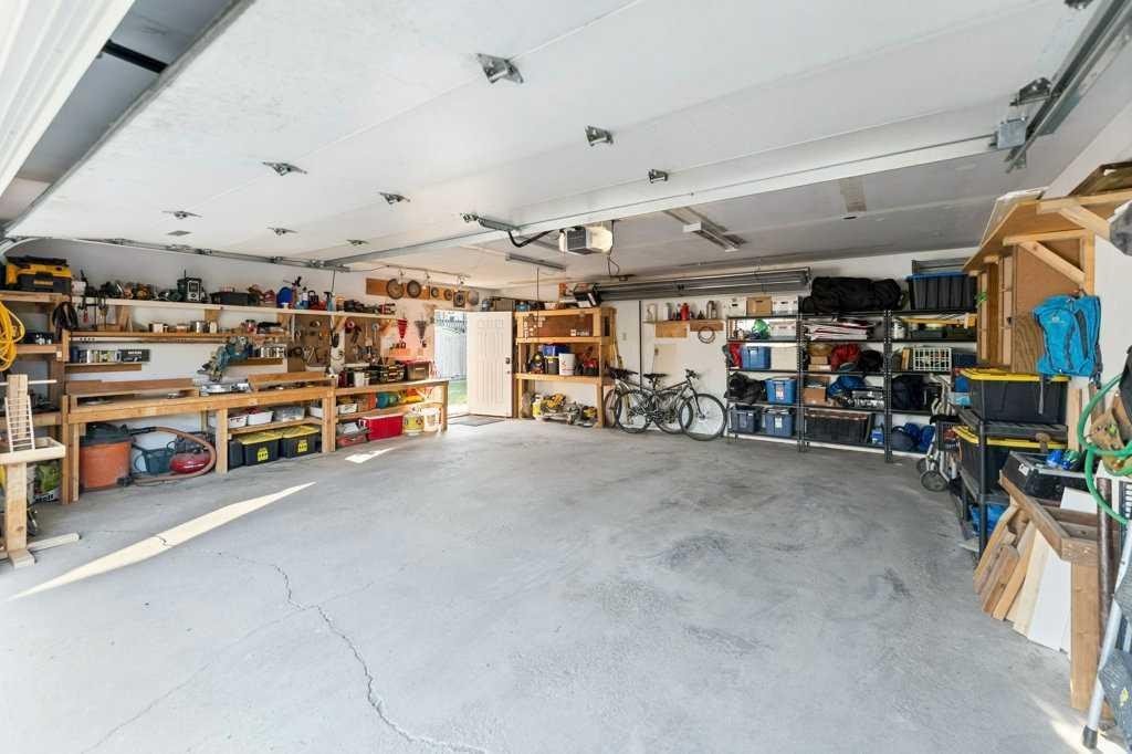 4640 81 Street Nw, Calgary, AB - Indoor Photo Showing Garage