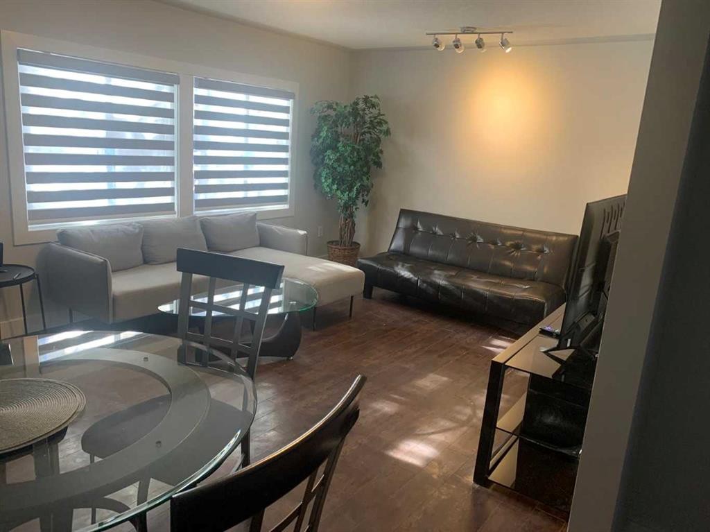 6016 33 Avenue Nw, Calgary, AB - Indoor