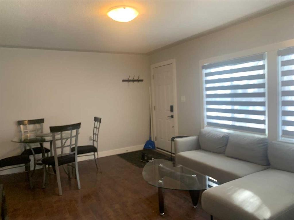 6016 33 Avenue Nw, Calgary, AB - Indoor