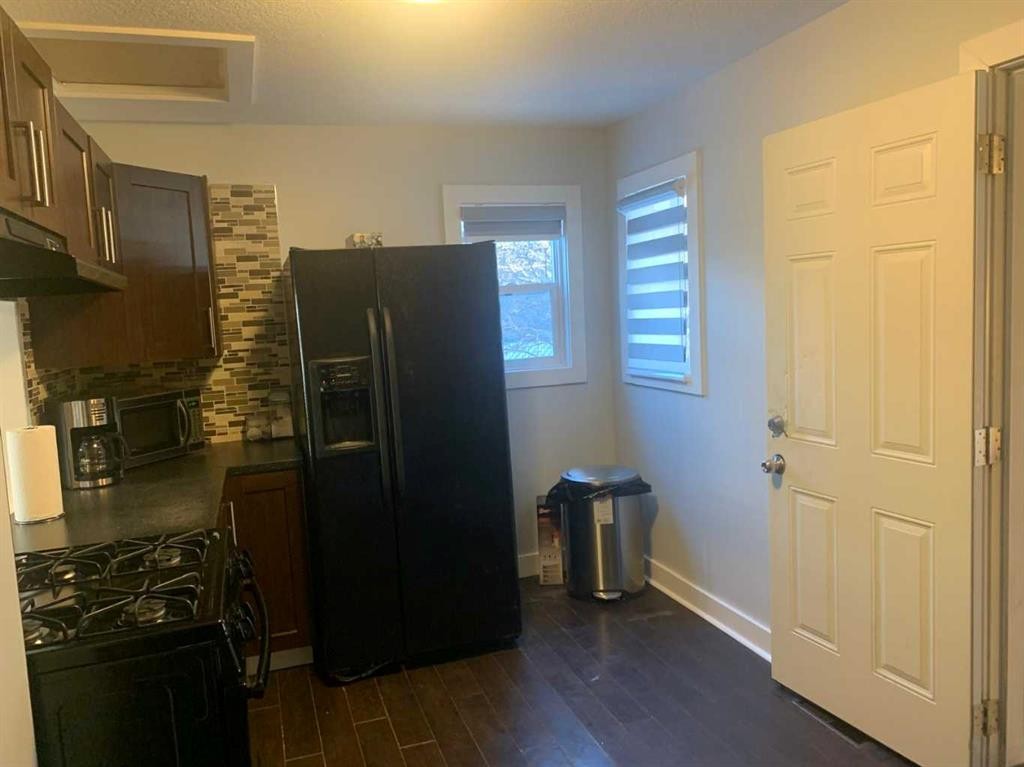 6016 33 Avenue Nw, Calgary, AB - Indoor Photo Showing Other Room