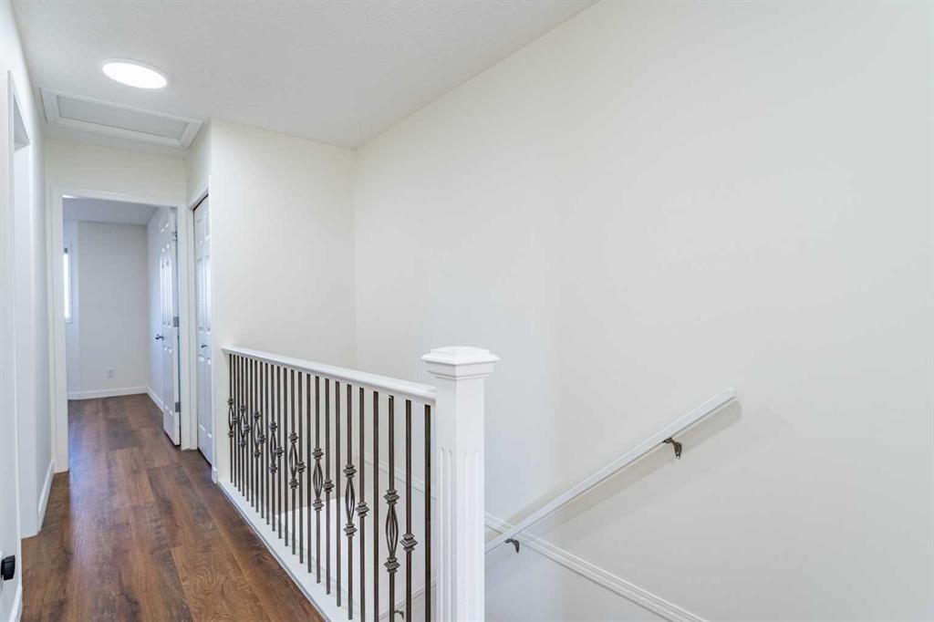 121 Eversyde Point Sw, Calgary, AB - Indoor Photo Showing Other Room