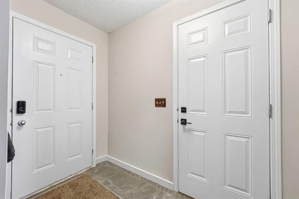 168 Copperfield Court Se, Calgary, AB - Indoor Photo Showing Other Room