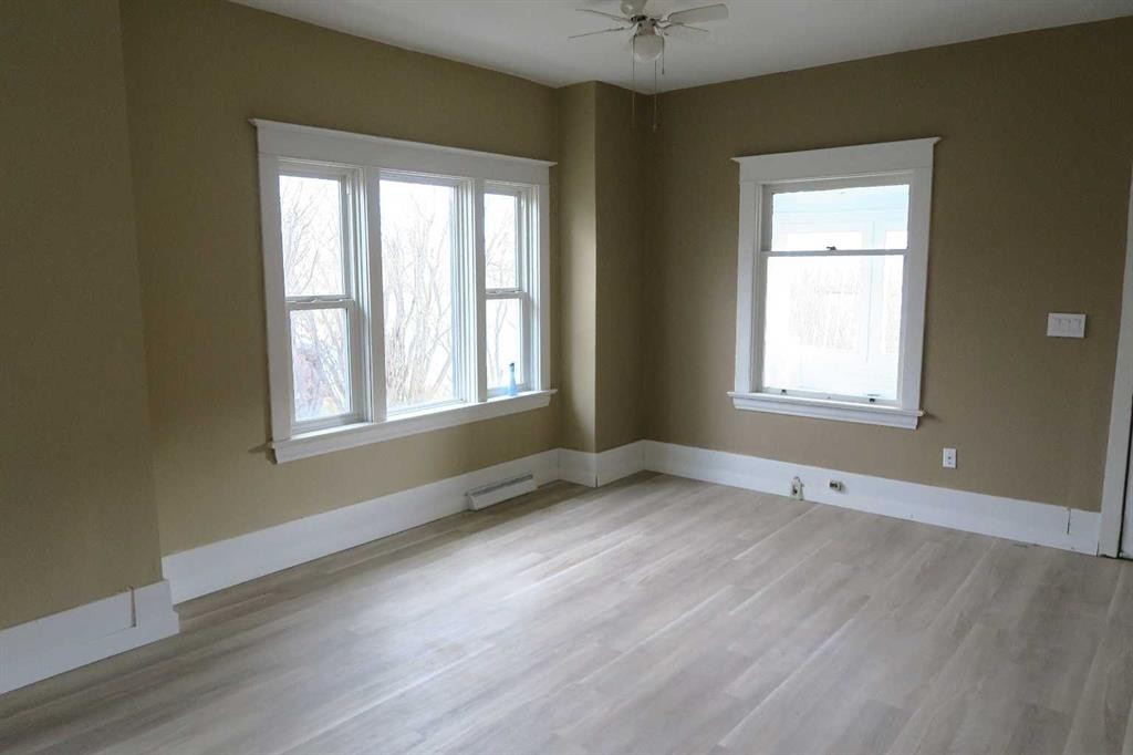 407 4 Avenue, Gleichen, AB - Indoor Photo Showing Other Room