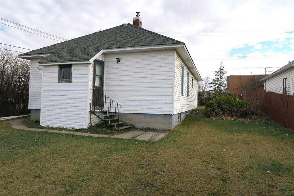 407 4 Avenue, Gleichen, AB - Outdoor With Exterior