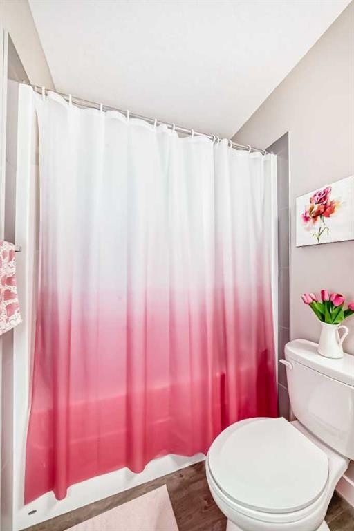 405-10 Walgrove Walk Se, Calgary, AB - Indoor Photo Showing Bathroom