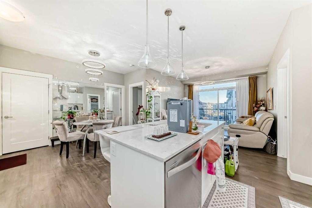 405-10 Walgrove Walk Se, Calgary, AB - Indoor Photo Showing Kitchen