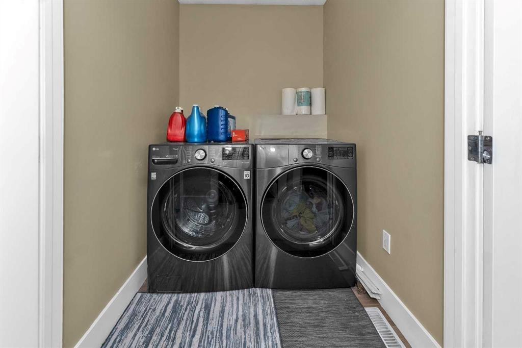 7432 Ogden Road Se, Calgary, AB - Indoor Photo Showing Laundry Room