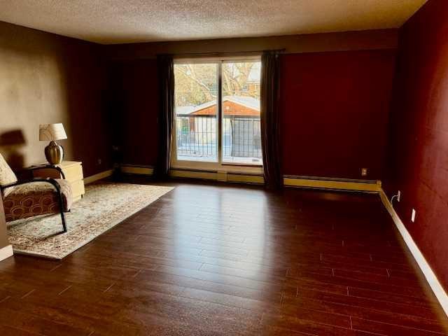 203-234 5 Avenue Ne, Calgary, AB - Indoor Photo Showing Kitchen With Double Sink