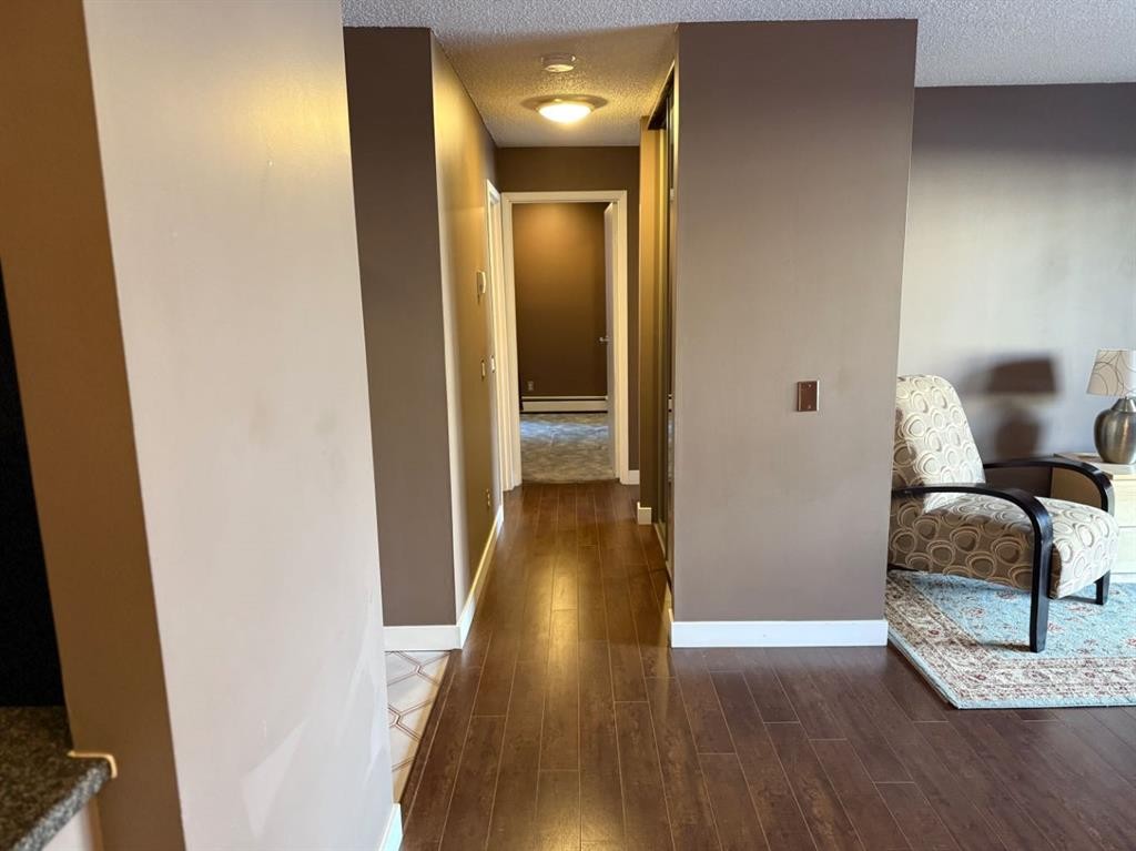 203-234 5 Avenue Ne, Calgary, AB - Indoor Photo Showing Other Room