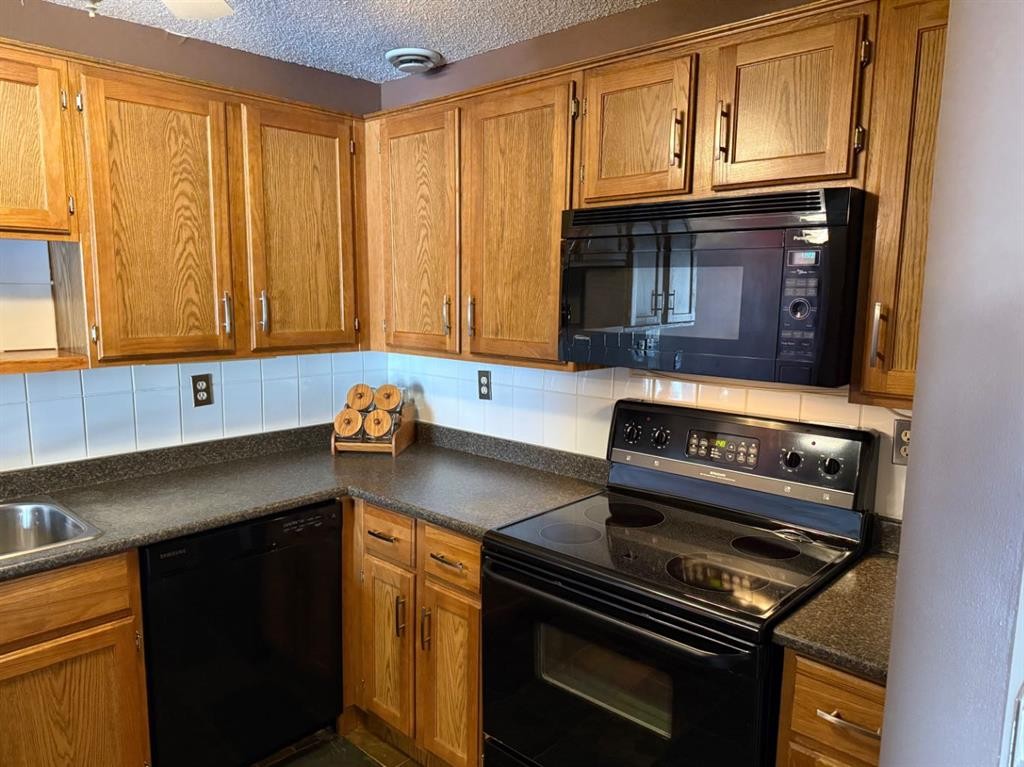203-234 5 Avenue Ne, Calgary, AB - Indoor Photo Showing Dining Room