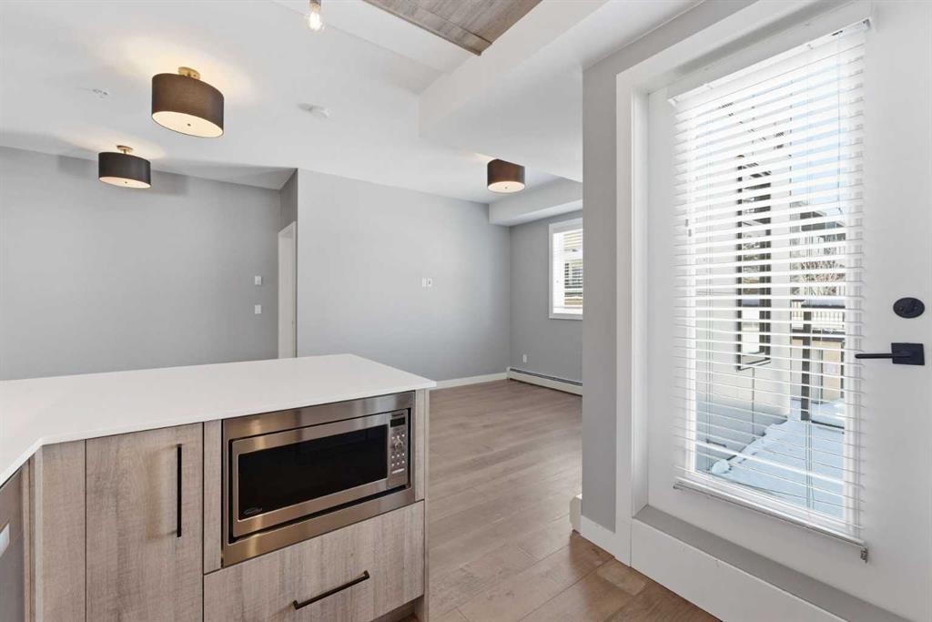 209-2702 17 Avenue Sw, Calgary, AB - Indoor