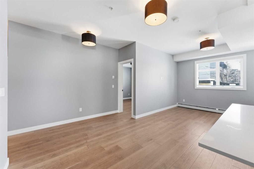209-2702 17 Avenue Sw, Calgary, AB - Indoor Photo Showing Other Room
