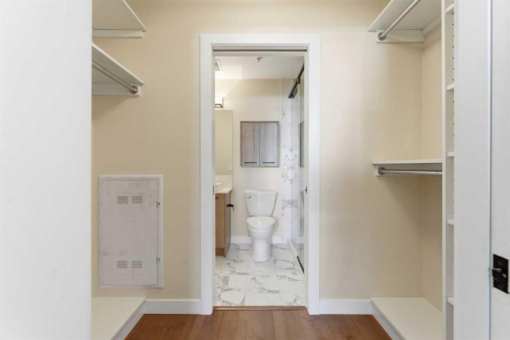 209-2702 17 Avenue Sw, Calgary, AB - Indoor With Storage