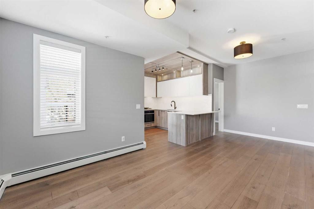 209-2702 17 Avenue Sw, Calgary, AB - Indoor Photo Showing Other Room