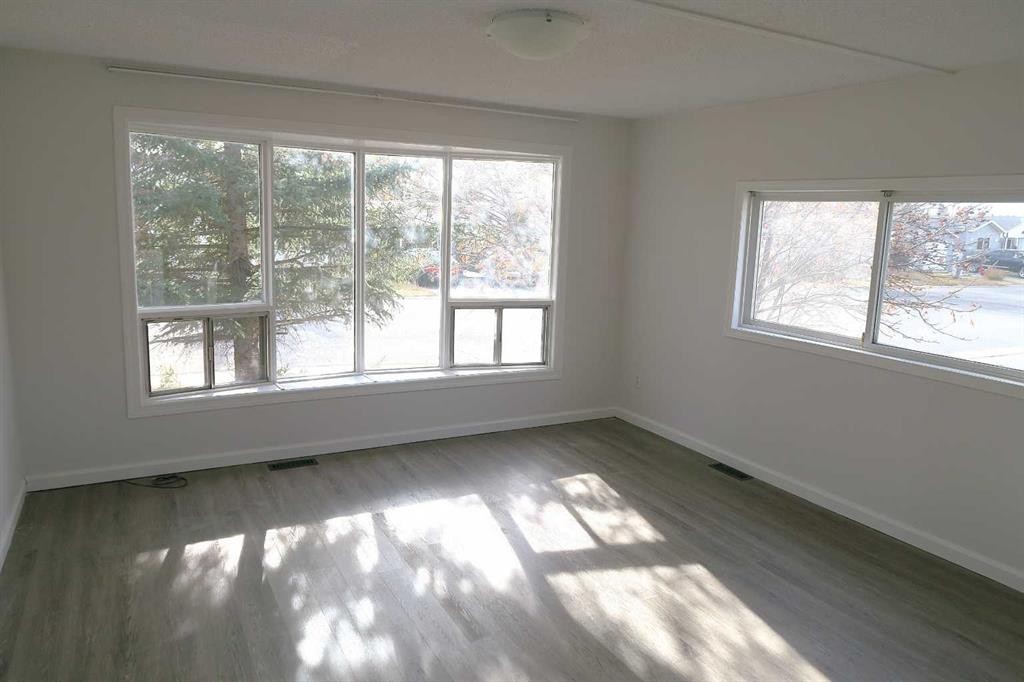 901 Briarwood Crescent, Strathmore, AB - Indoor Photo Showing Other Room