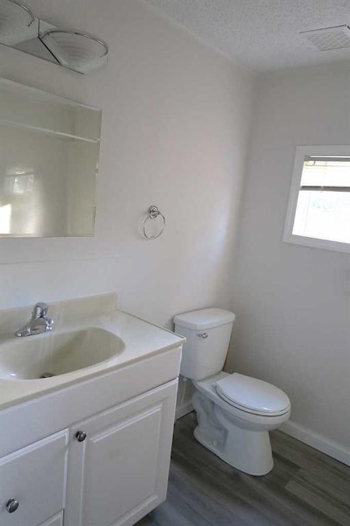 901 Briarwood Crescent, Strathmore, AB - Indoor Photo Showing Bathroom