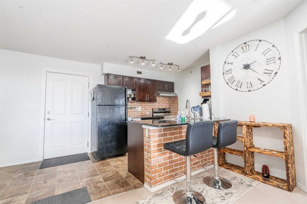 425-355 Taralake Way Ne, Calgary, AB - Indoor Photo Showing Kitchen