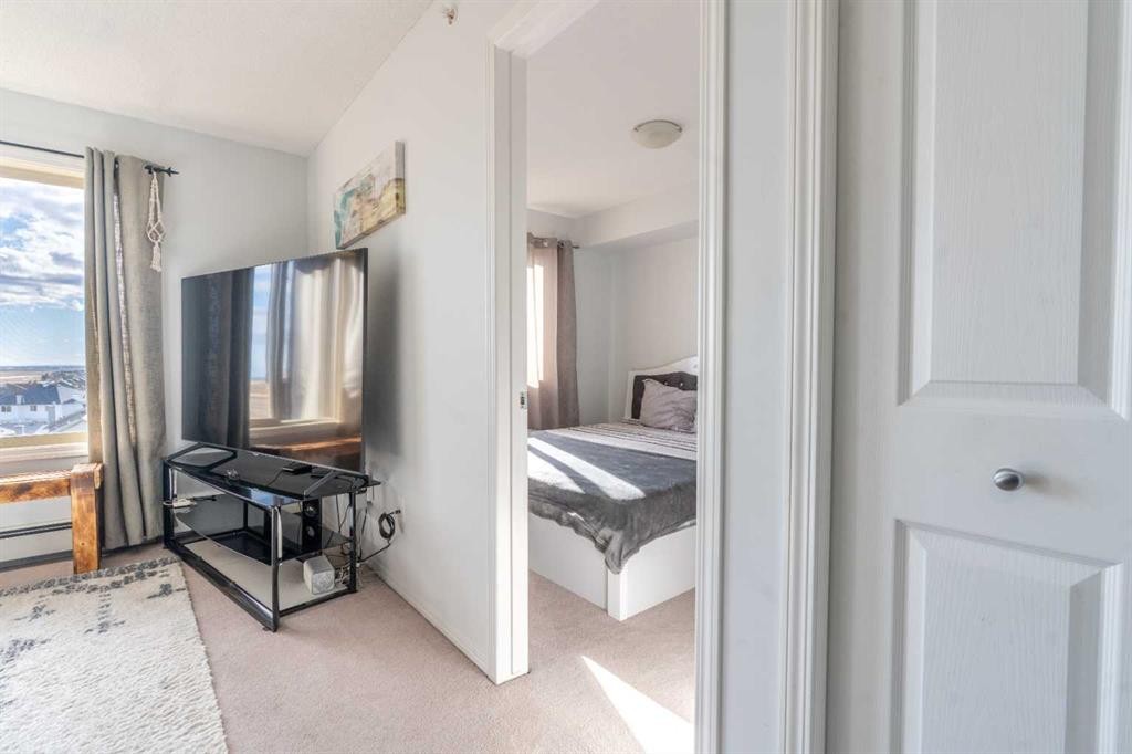 425-355 Taralake Way Ne, Calgary, AB - Indoor Photo Showing Other Room