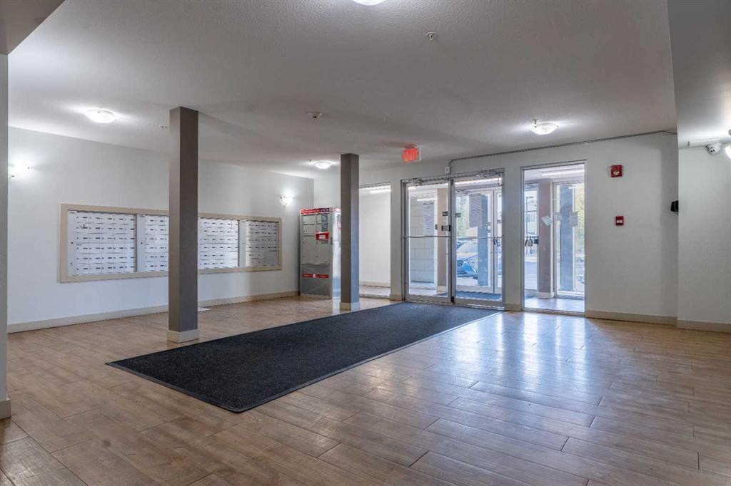 425-355 Taralake Way Ne, Calgary, AB - Indoor Photo Showing Other Room