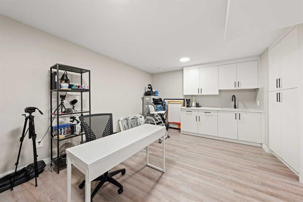 281 Waterford Boulevard, Chestermere, AB - Indoor