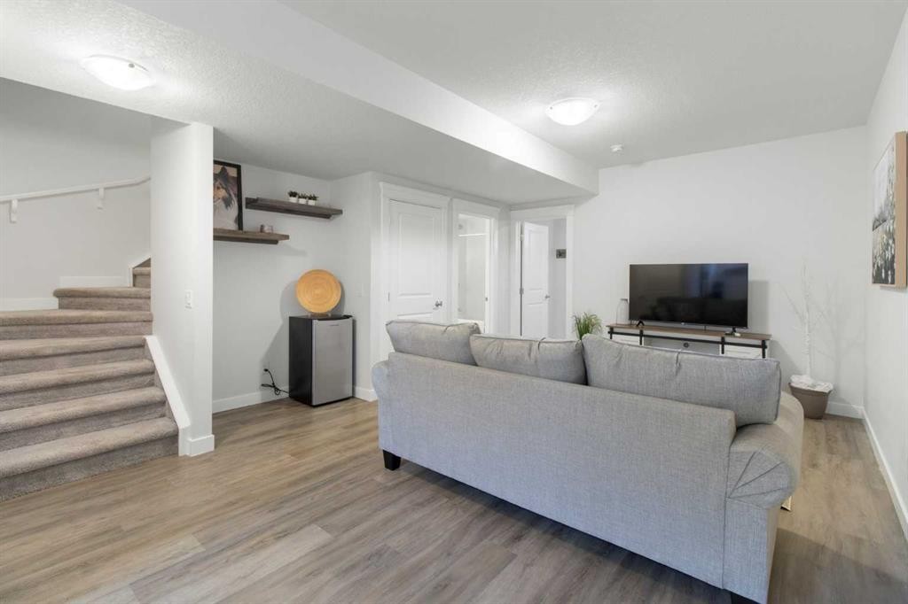 112 Fireside Crescent, Cochrane, AB - Indoor Photo Showing Living Room