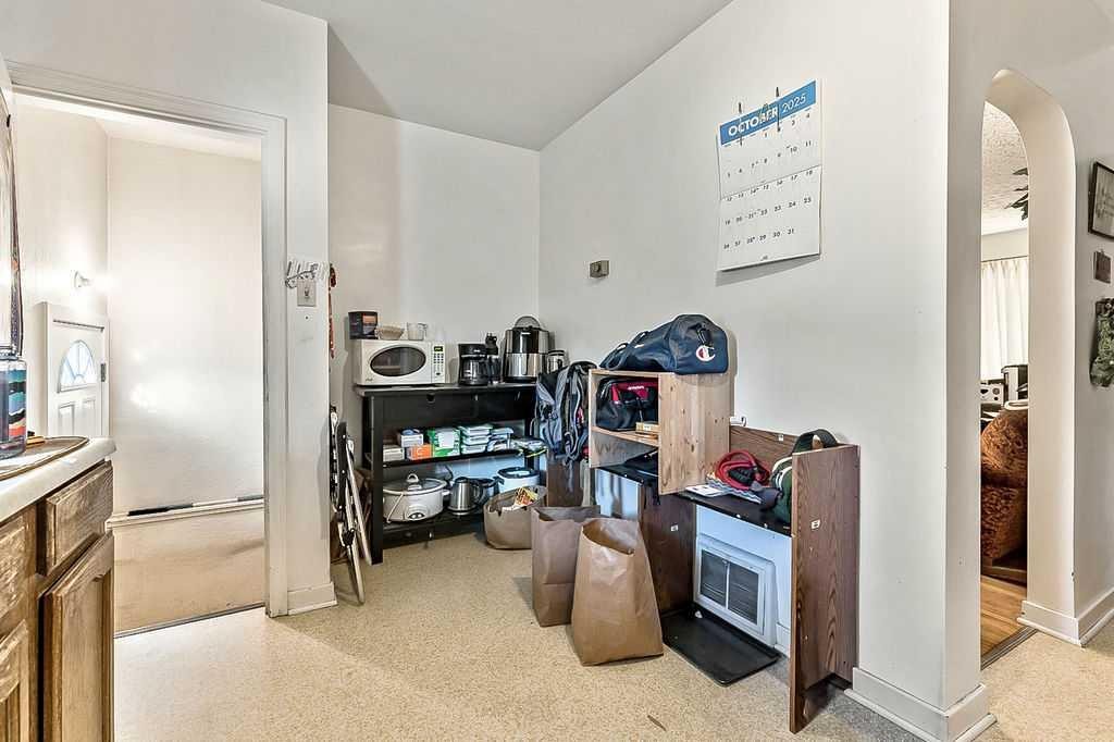 2731 Morley Trail Nw, Calgary, AB - Indoor