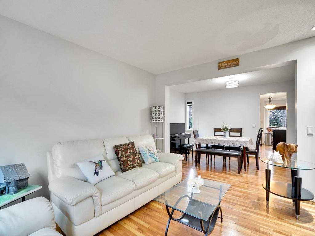 151 Citadel Park Nw, Calgary, AB - Indoor Photo Showing Living Room