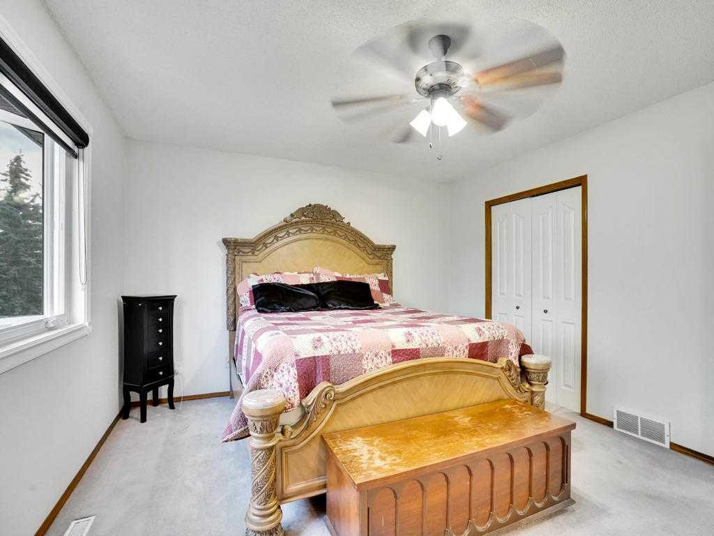 151 Citadel Park Nw, Calgary, AB - Indoor Photo Showing Bedroom