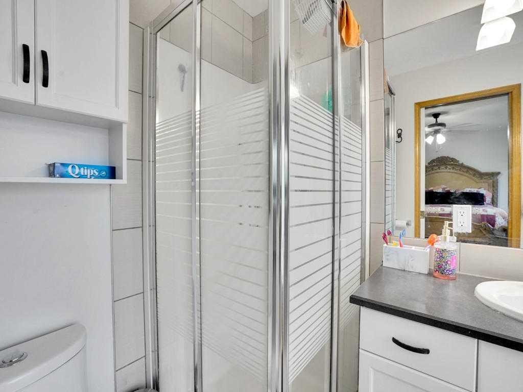 151 Citadel Park Nw, Calgary, AB - Indoor Photo Showing Bathroom