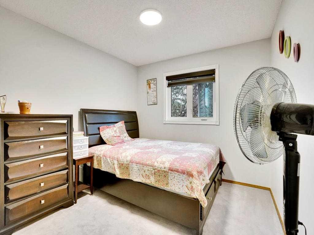 151 Citadel Park Nw, Calgary, AB - Indoor Photo Showing Bedroom