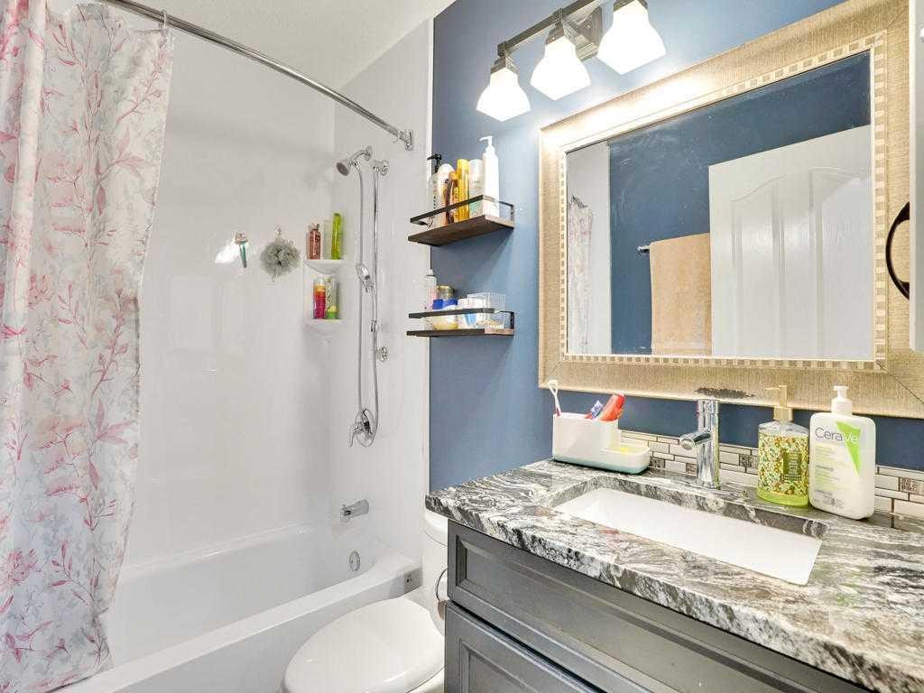 151 Citadel Park Nw, Calgary, AB - Indoor Photo Showing Bathroom