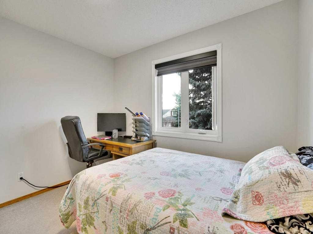 151 Citadel Park Nw, Calgary, AB - Indoor Photo Showing Bedroom