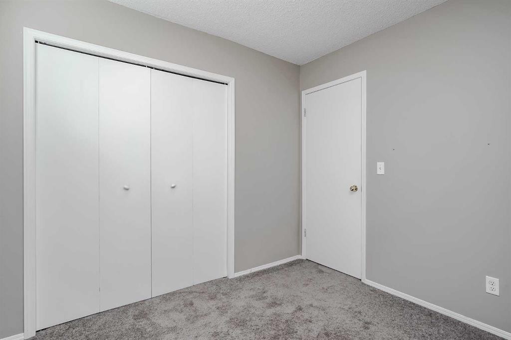 8 Millbank Road Sw, Calgary, AB - Indoor Photo Showing Other Room