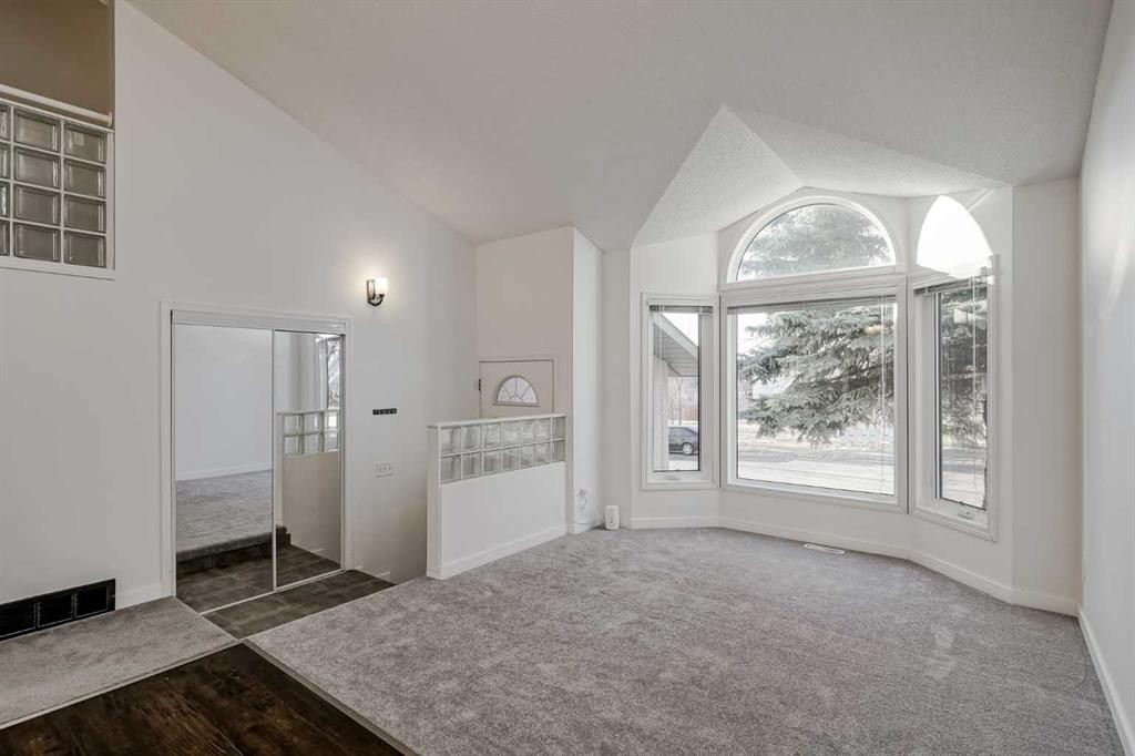 8 Millbank Road Sw, Calgary, AB - Indoor Photo Showing Other Room