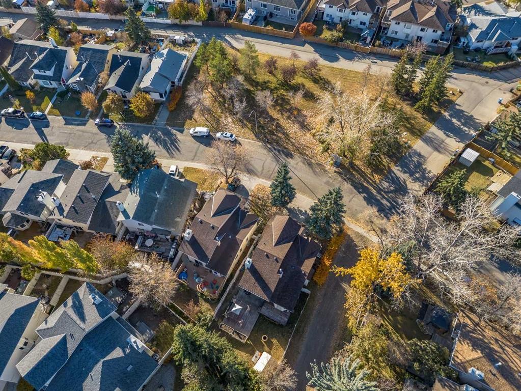 8 Millbank Road Sw, Calgary, AB - Outdoor With View