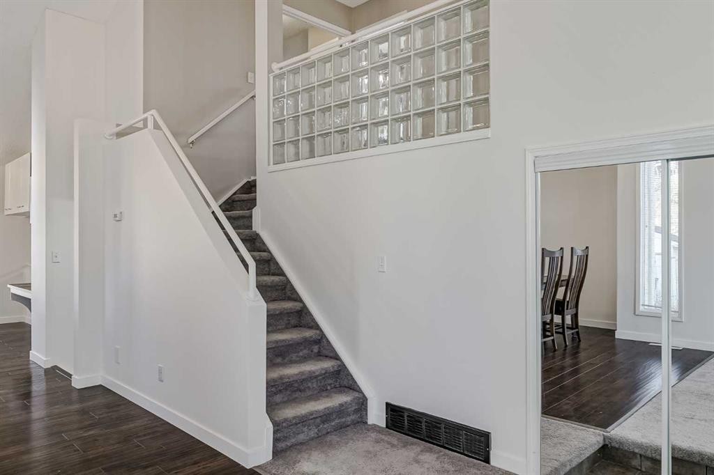 8 Millbank Road Sw, Calgary, AB - Indoor Photo Showing Other Room