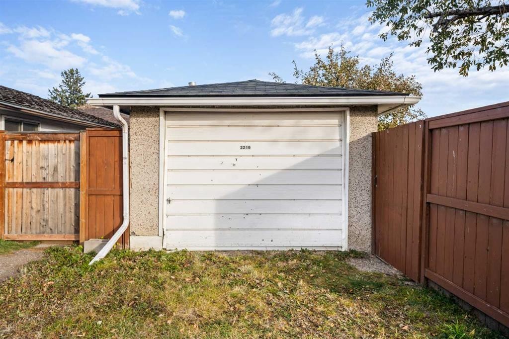 2219 40 Street Se, Calgary, AB - Outdoor With Exterior