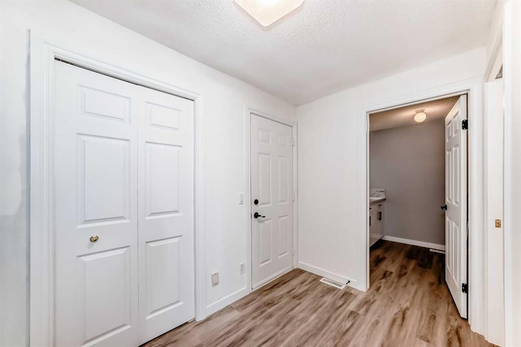 50 Hampstead Terrace Nw, Calgary, AB - Indoor Photo Showing Other Room